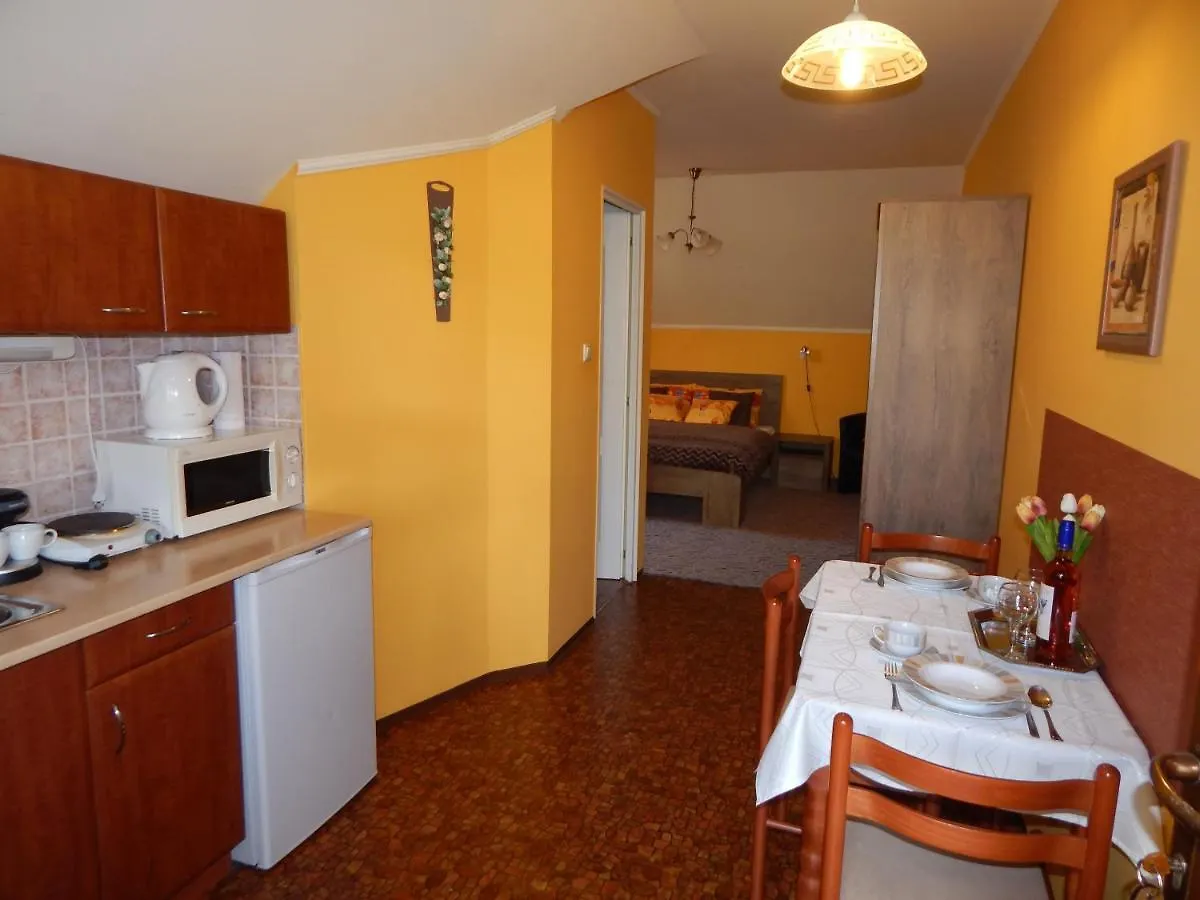Voelgy Apartman Eger Apartamento